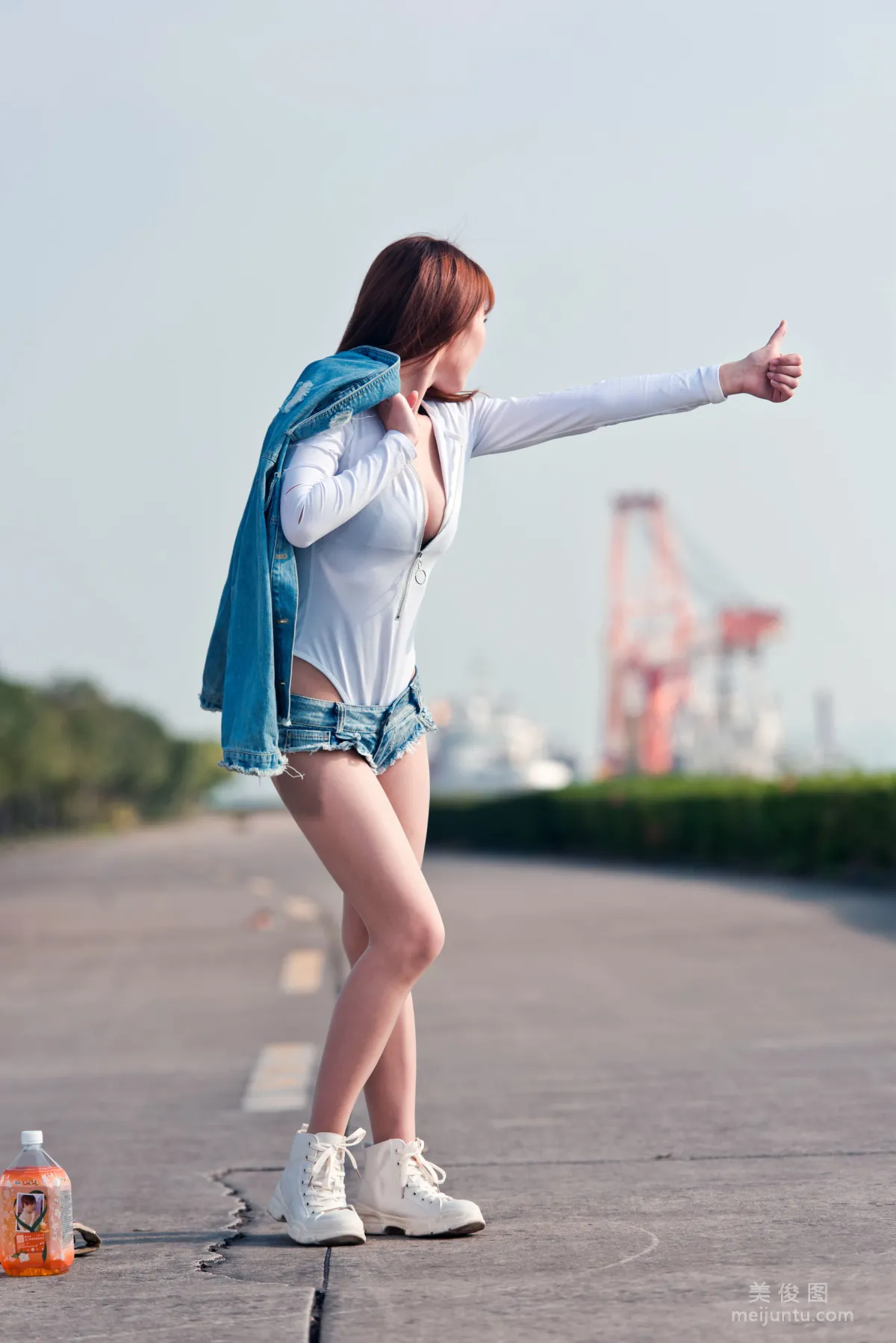 Qingshui Younai, Riding the Wind Street Snap: Light Water Seagull Island RS Denim Street Snap Photo Set photo 84