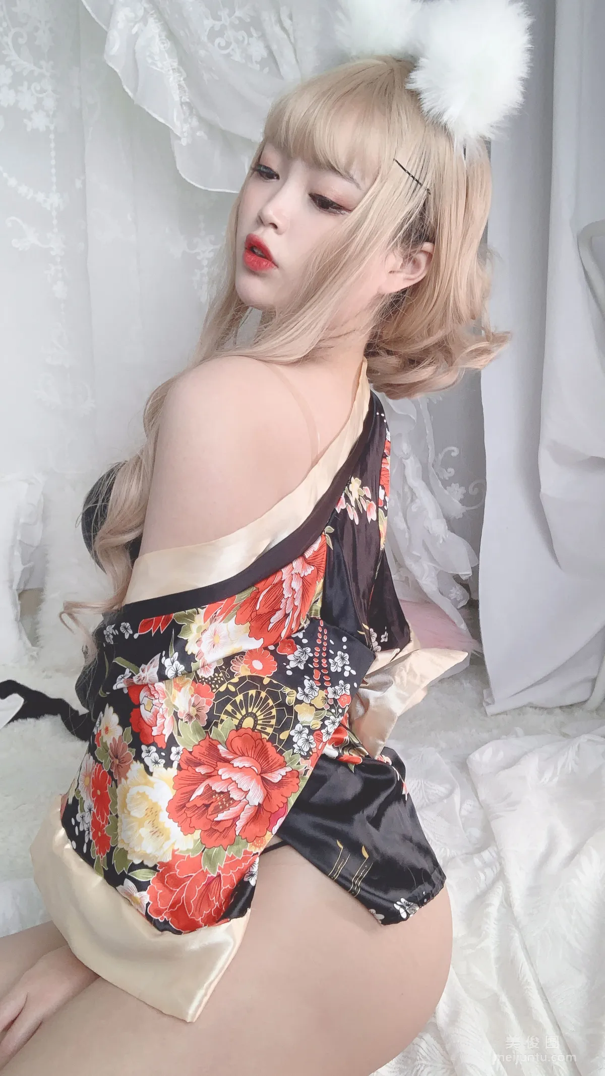 Bai Ye: Web Idols photo 5