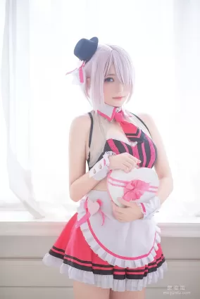 菌烨tako 《瑪修情人節女仆》 寫真集