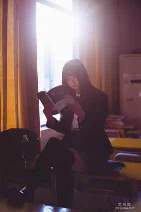 小野妹子w 《冬裝JK》 寫真集