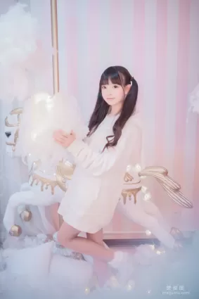 -櫻群-《玻璃罩下的旋轉木馬》 寫真集