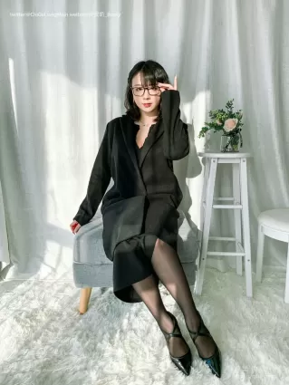 [美女Coser] 皮皮奶可可愛了啦 《黑色OL》 寫真集