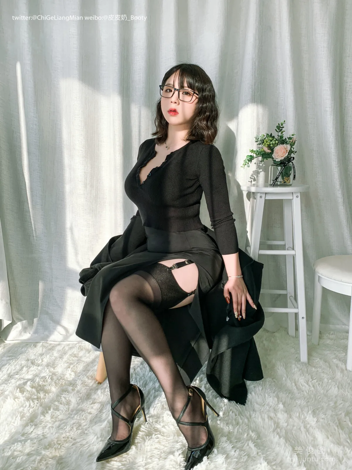 [Web Idols Coser] Pipi Naike Keai Lela "Black OL" Photo Set photo 16