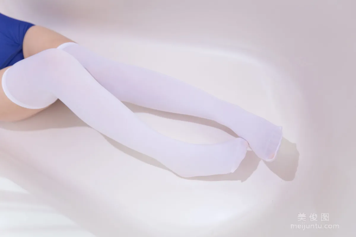 蘿莉Coser神楽坂真冬 《水の形》 寫真集 8