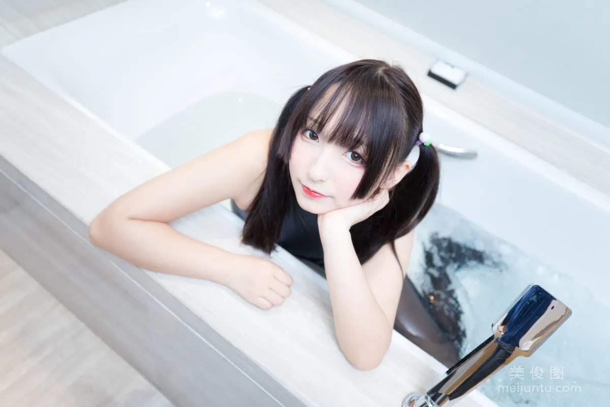 蘿莉Coser神楽坂真冬 《水の形》 寫真集 61