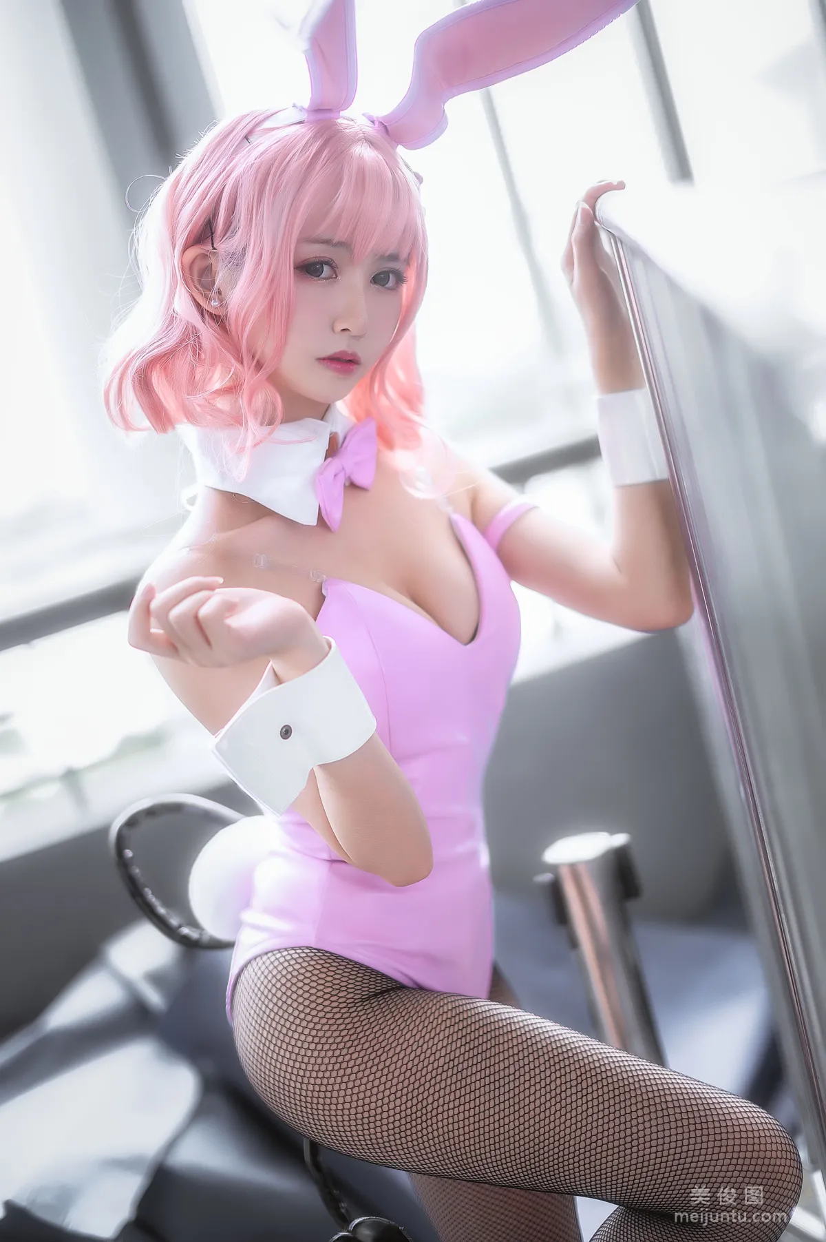 Coser鳗鱼霏儿 《粉红兔女郎》 写真集6
