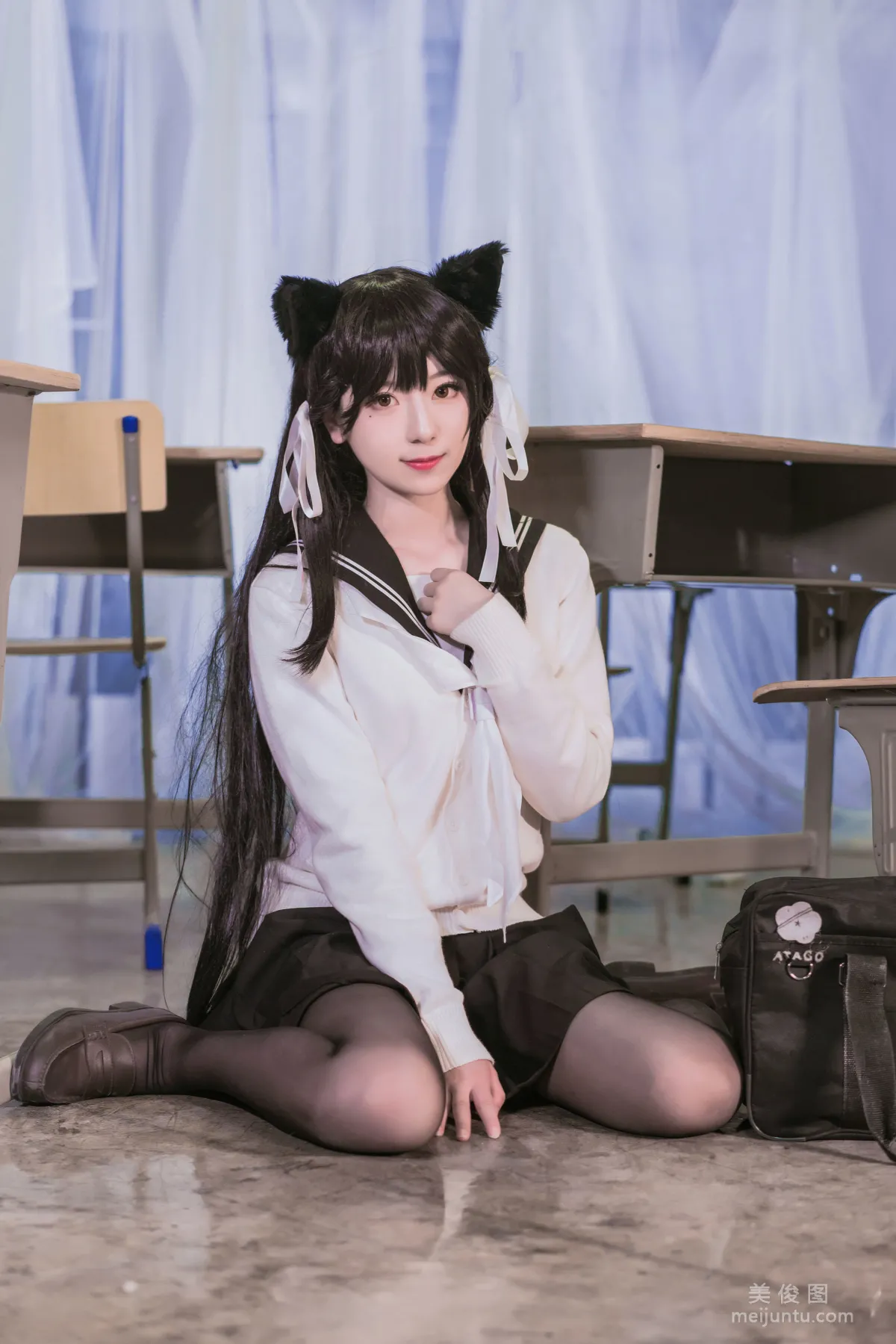 [美女Coser] 弥音音ww 《爱宕校服》 写真集2