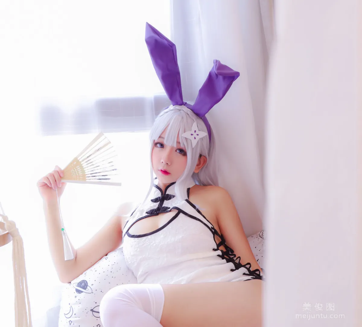 Internet Celebrity Beauty Coser Ri Naijiao, White Qipao Photo Set photo 17