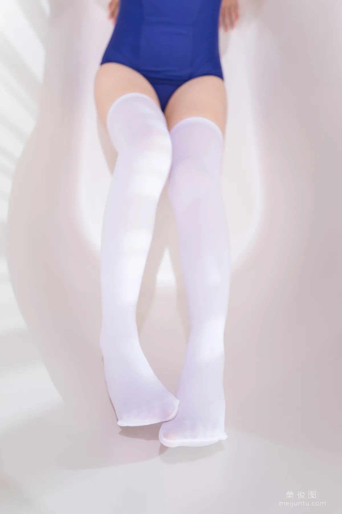 萝莉Coser神楽坂真冬 《水の形》 写真集21