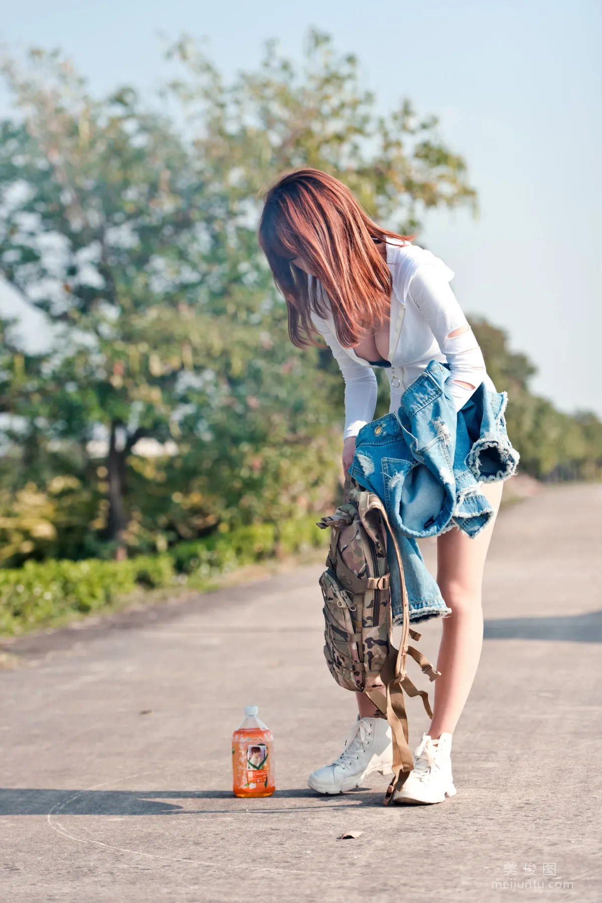 Qingshui Younai, Riding the Wind Street Snap: Light Water Seagull Island RS Denim Street Snap Photo Set photo 95