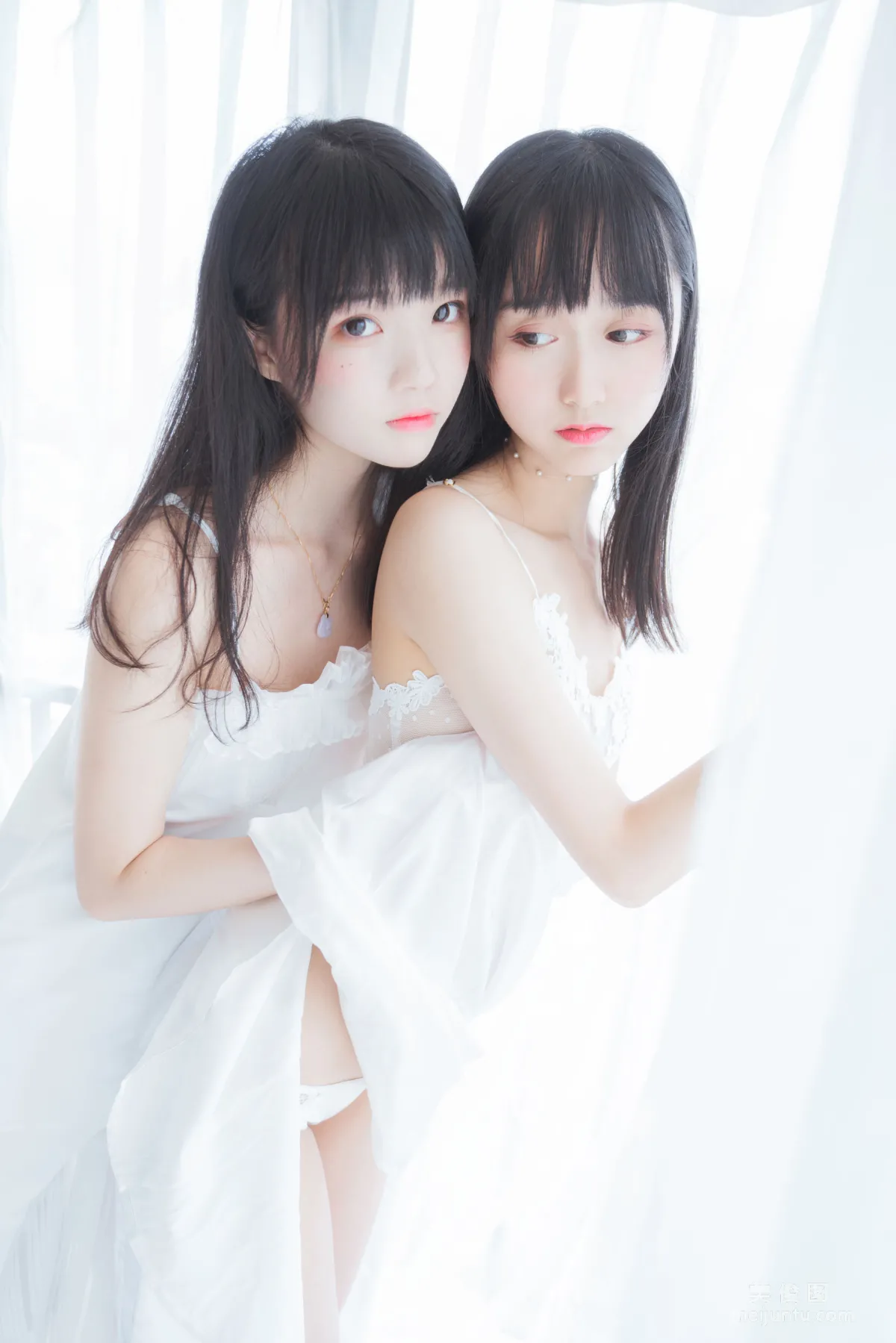 木綿綿OwO&amp;桜桃喵 《朝(白裙×白裙)》 寫真集 12