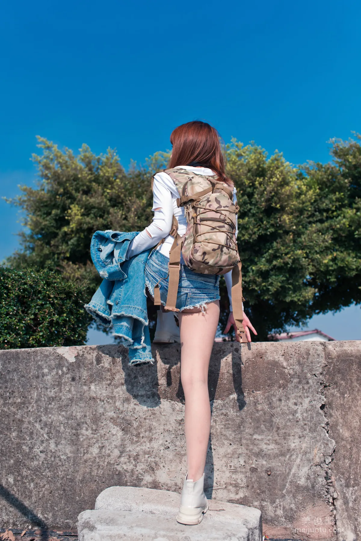 Qingshui Younai, Riding the Wind Street Snap: Light Water Seagull Island RS Denim Street Snap Photo Set photo 71