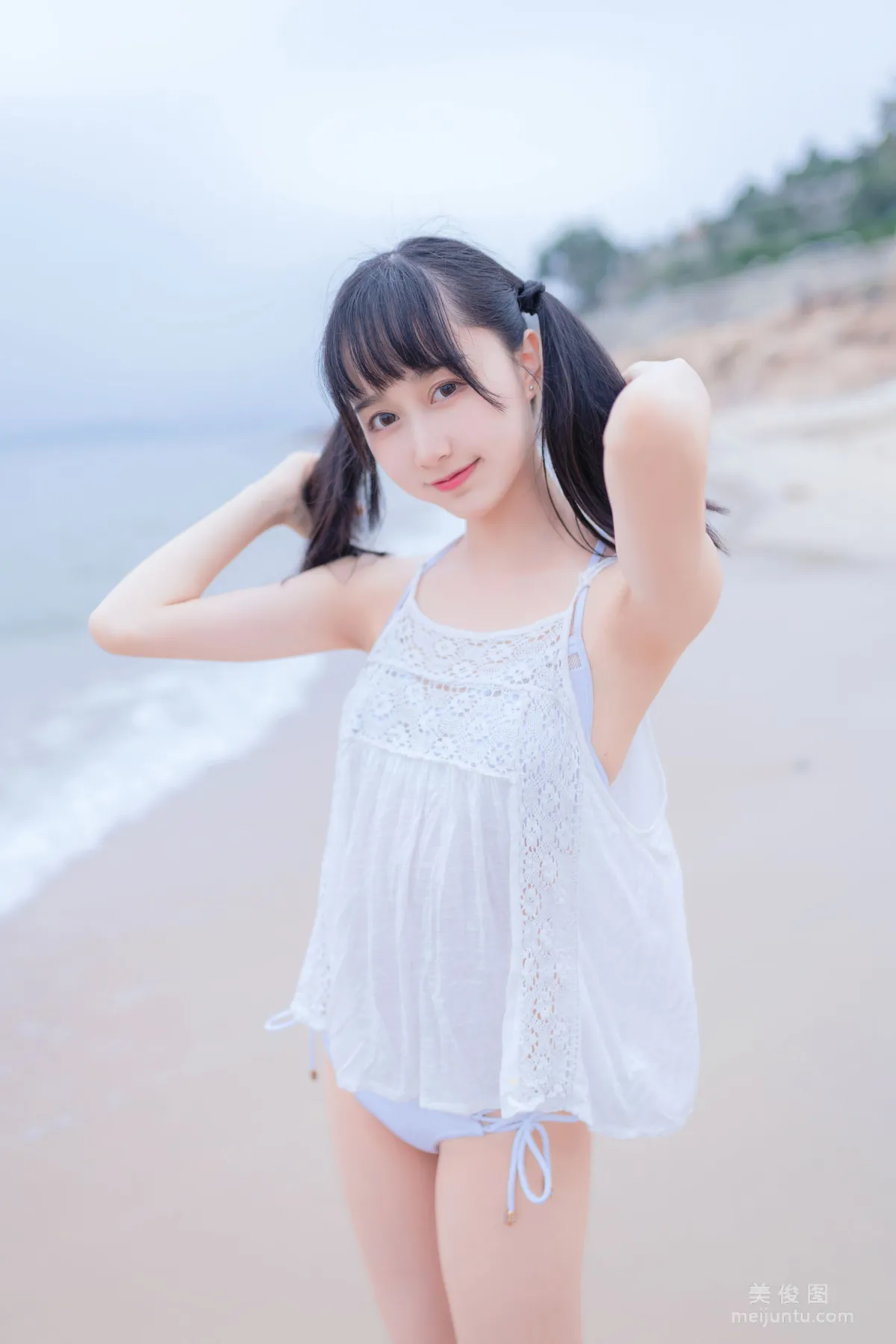 [Beautiful Coser] Mu Mianmian OwO "Seaside White Bikini" Photo Set photo 3