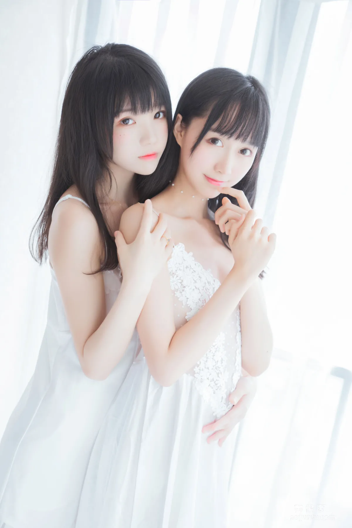 木綿綿OwO&amp;桜桃喵 《朝(白裙×白裙)》 寫真集 32