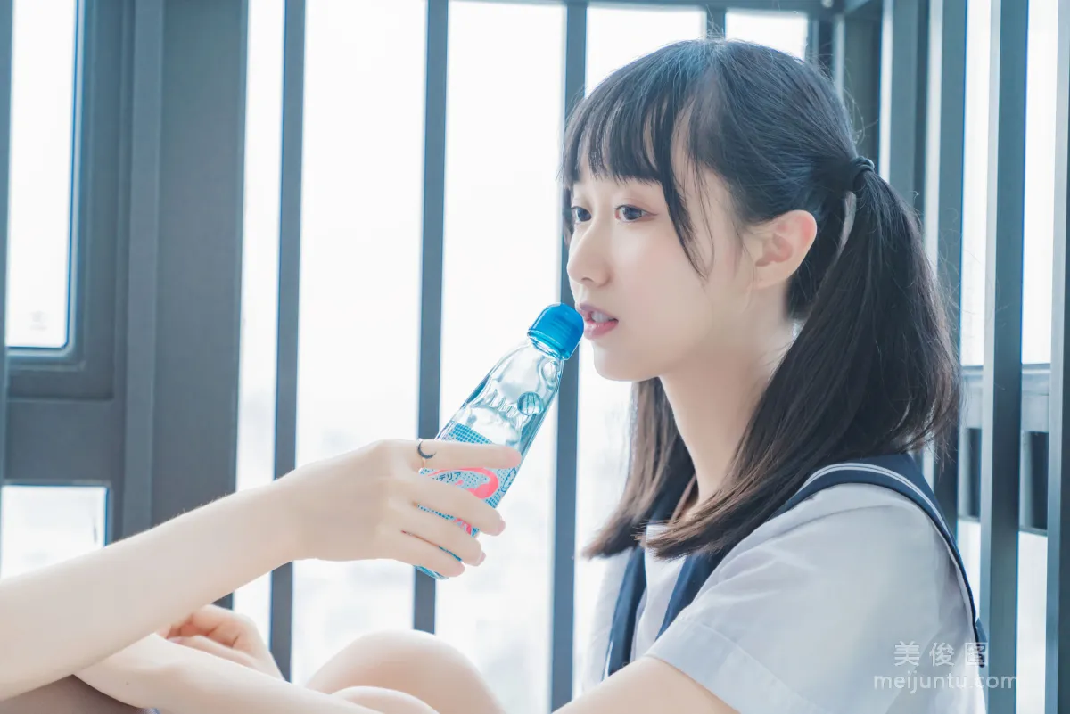 木綿綿OwO&amp;桜桃喵 《她(制服×制服)》 寫真集 21