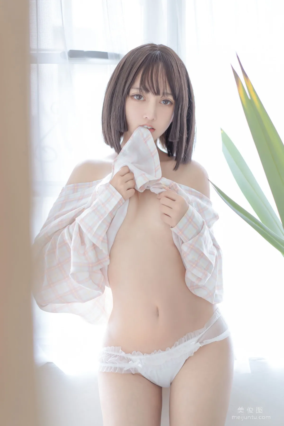 [美女Coser] 米线线sama 《背带裤》 写真集9