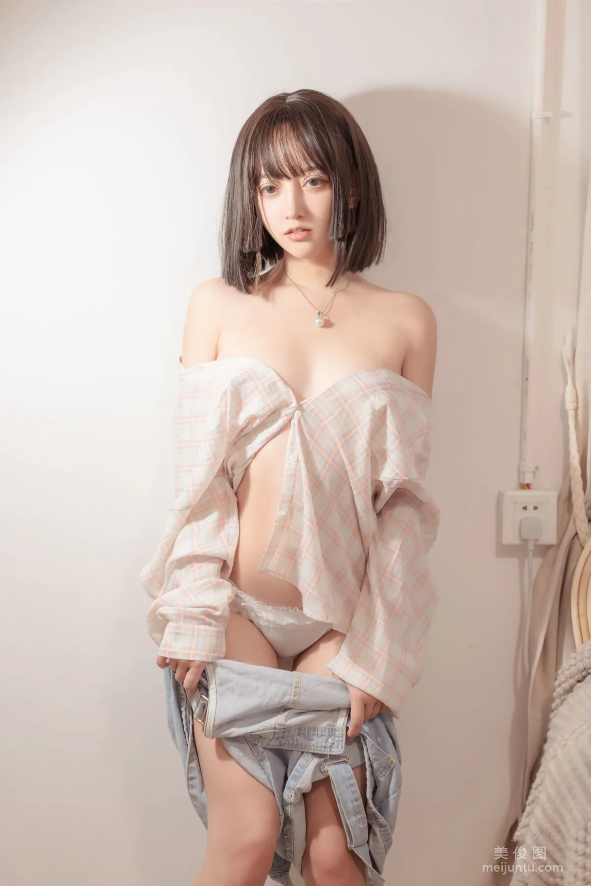 [美女Coser] 米线线sama 《背带裤》 写真集5