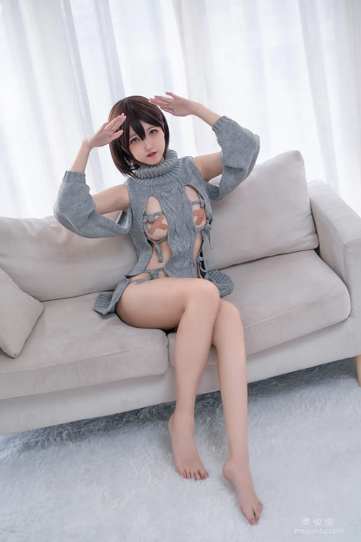 COS少女阿薰kaOri 《露背毛衣》 写真集5