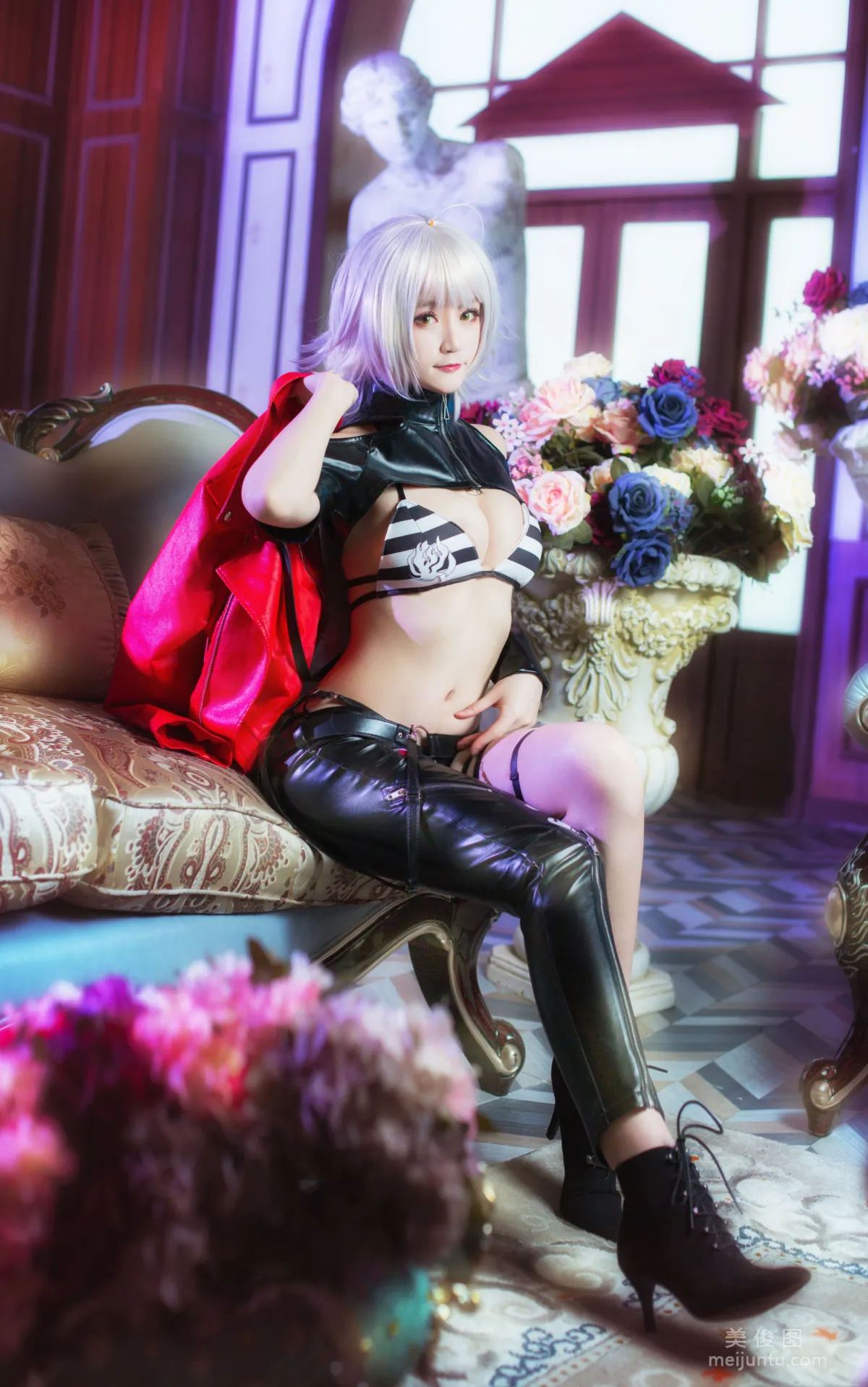 [美女Coser] yui金鱼 《贞德》 写真集1
