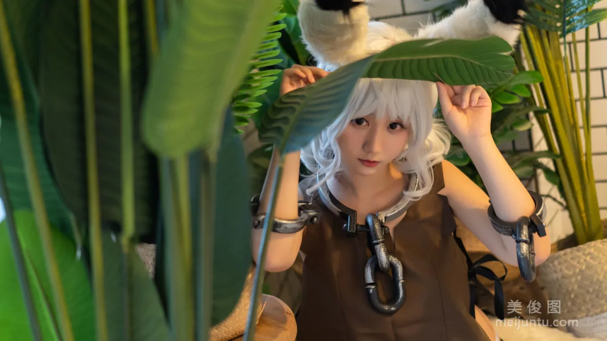 微博COSER姬镜酱 《希尔》 写真集9