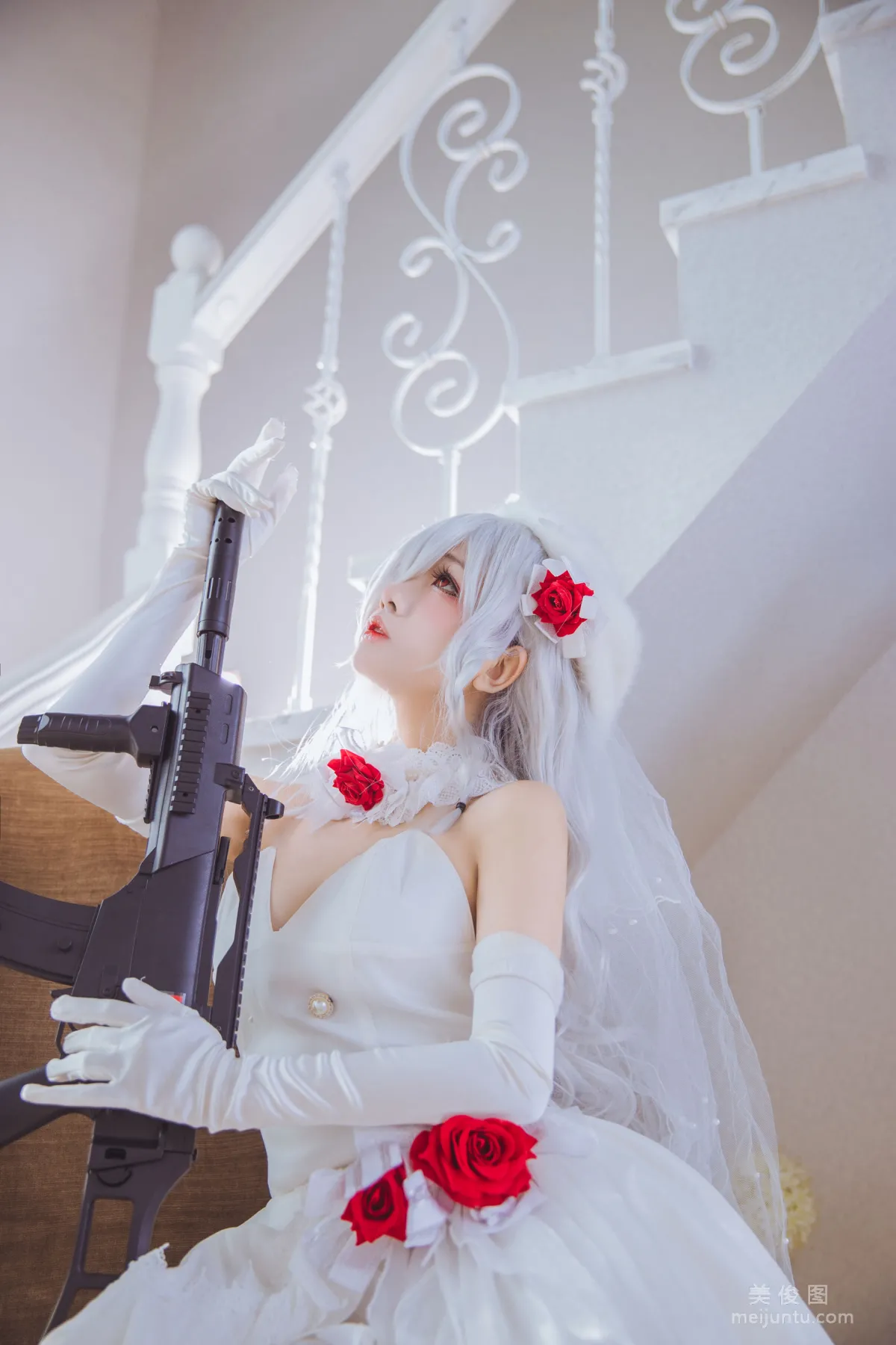 [网红Coser] 日奈娇 《g36c 礼服》 写真集8