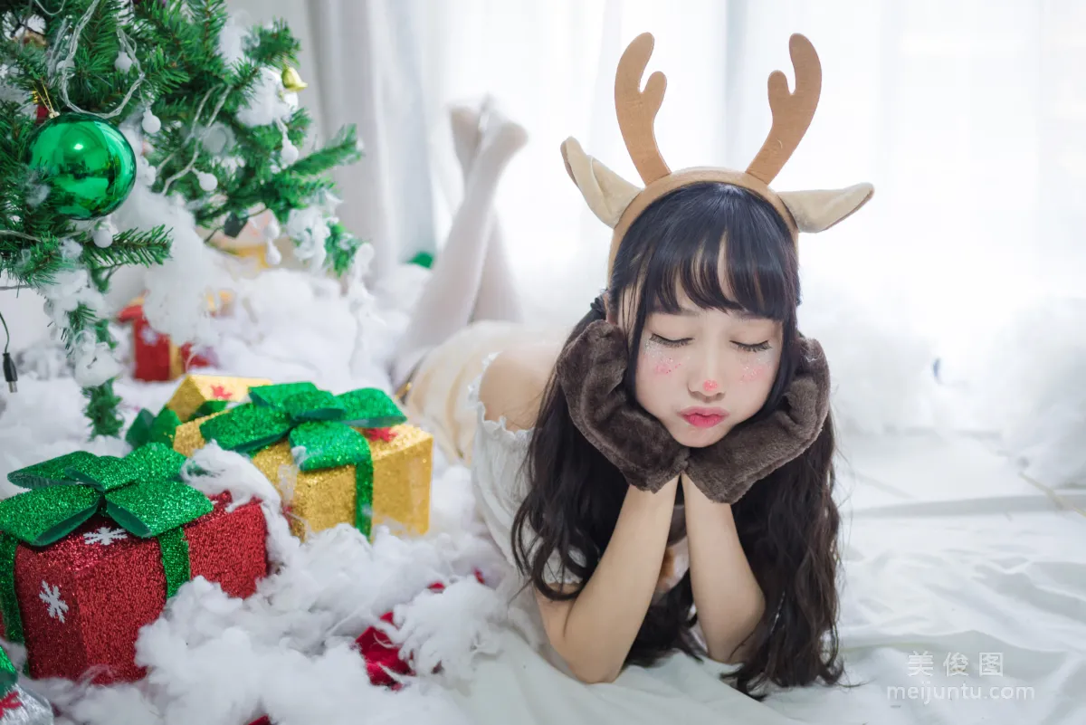 Mu Mianmian OwO, Santa Claus and Reindeer-chan Photo Set photo 31