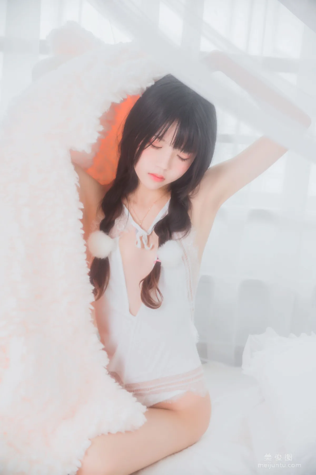 Ying Taomiao, Hibernation Series Pure White Private Shoot Photo Set photo 12