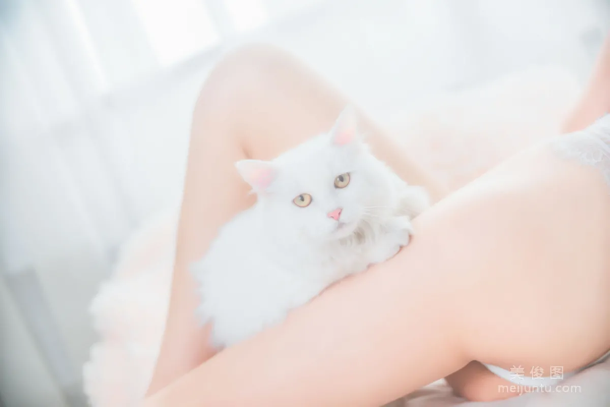 Ying Taomiao, Hibernation Series Pure White Private Shoot Photo Set photo 29