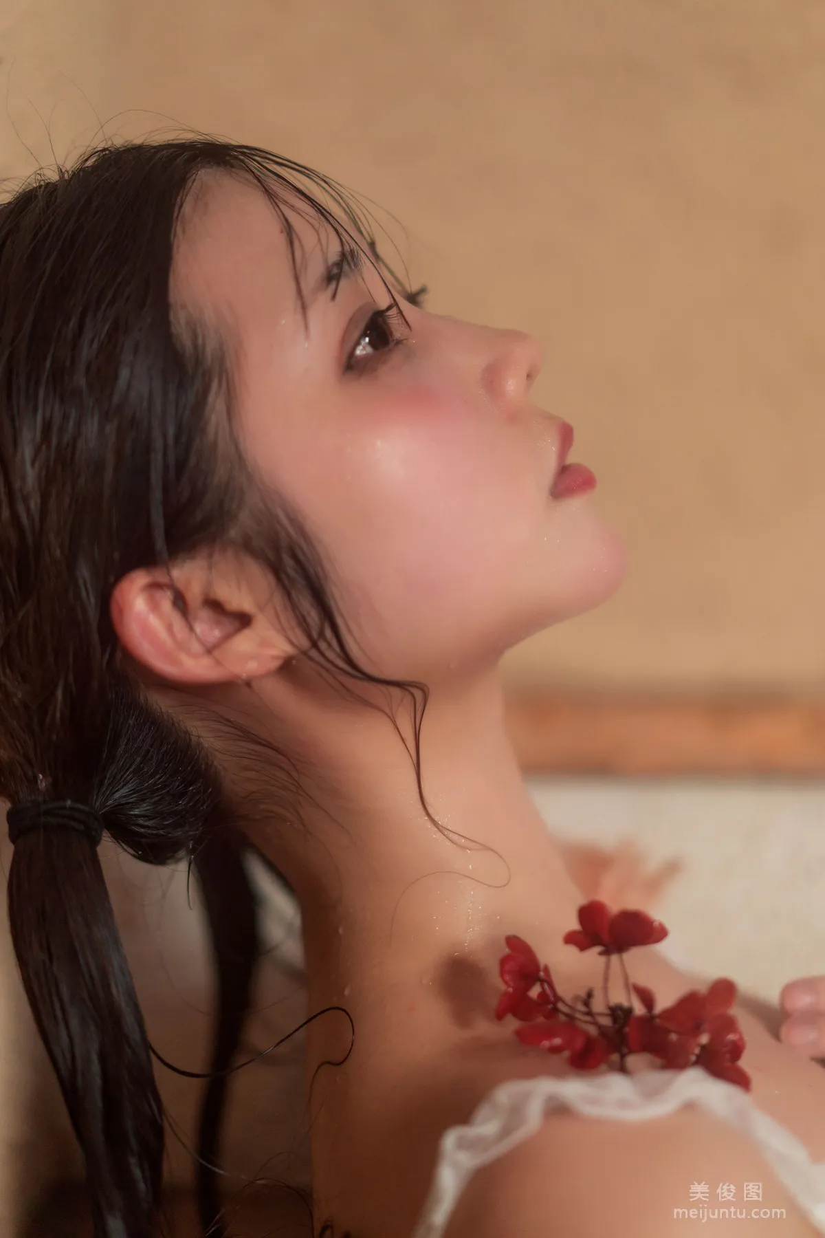 [美女Coser] 姬鏡醬 《私奔之溫泉》 寫真集 20