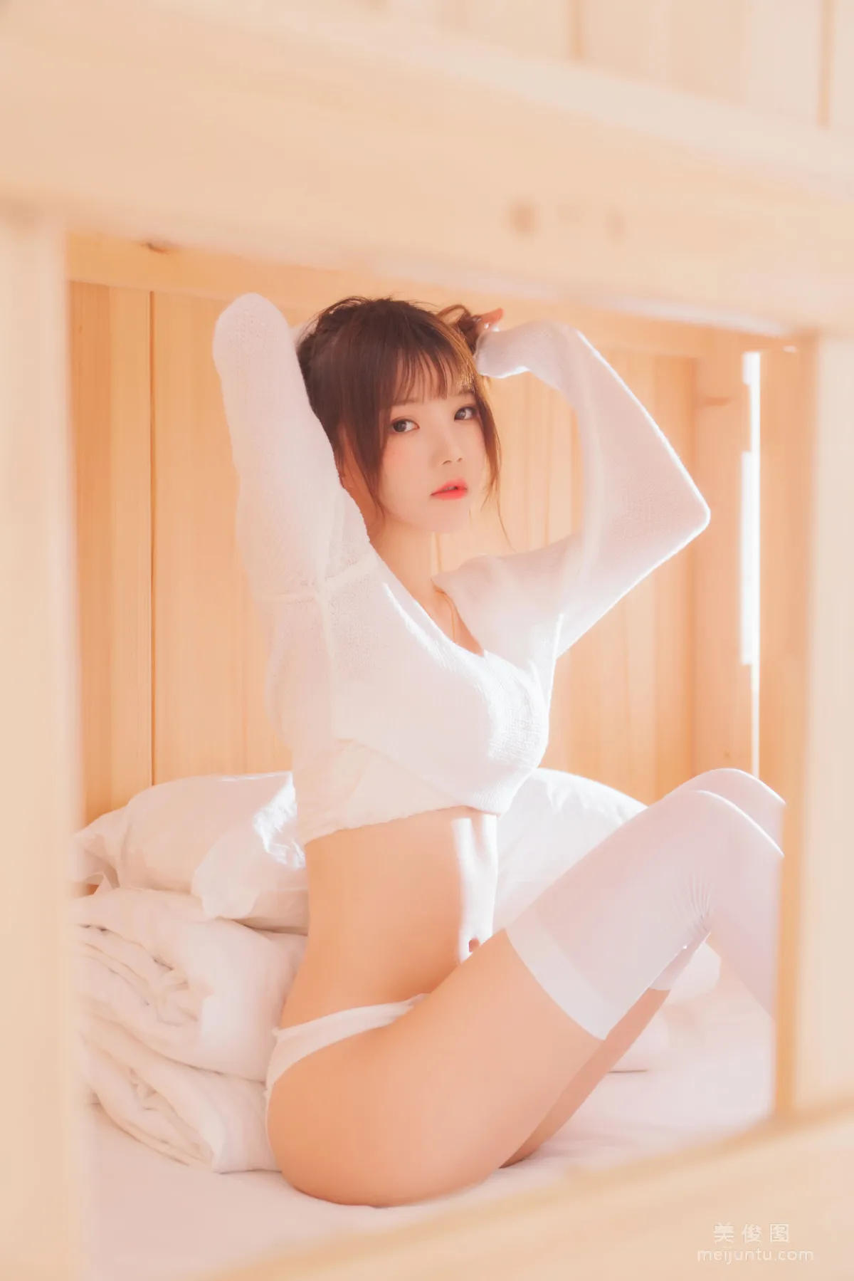 Ying Taomiao 《Black & White: Dreamy White》 Photo Set photo 28