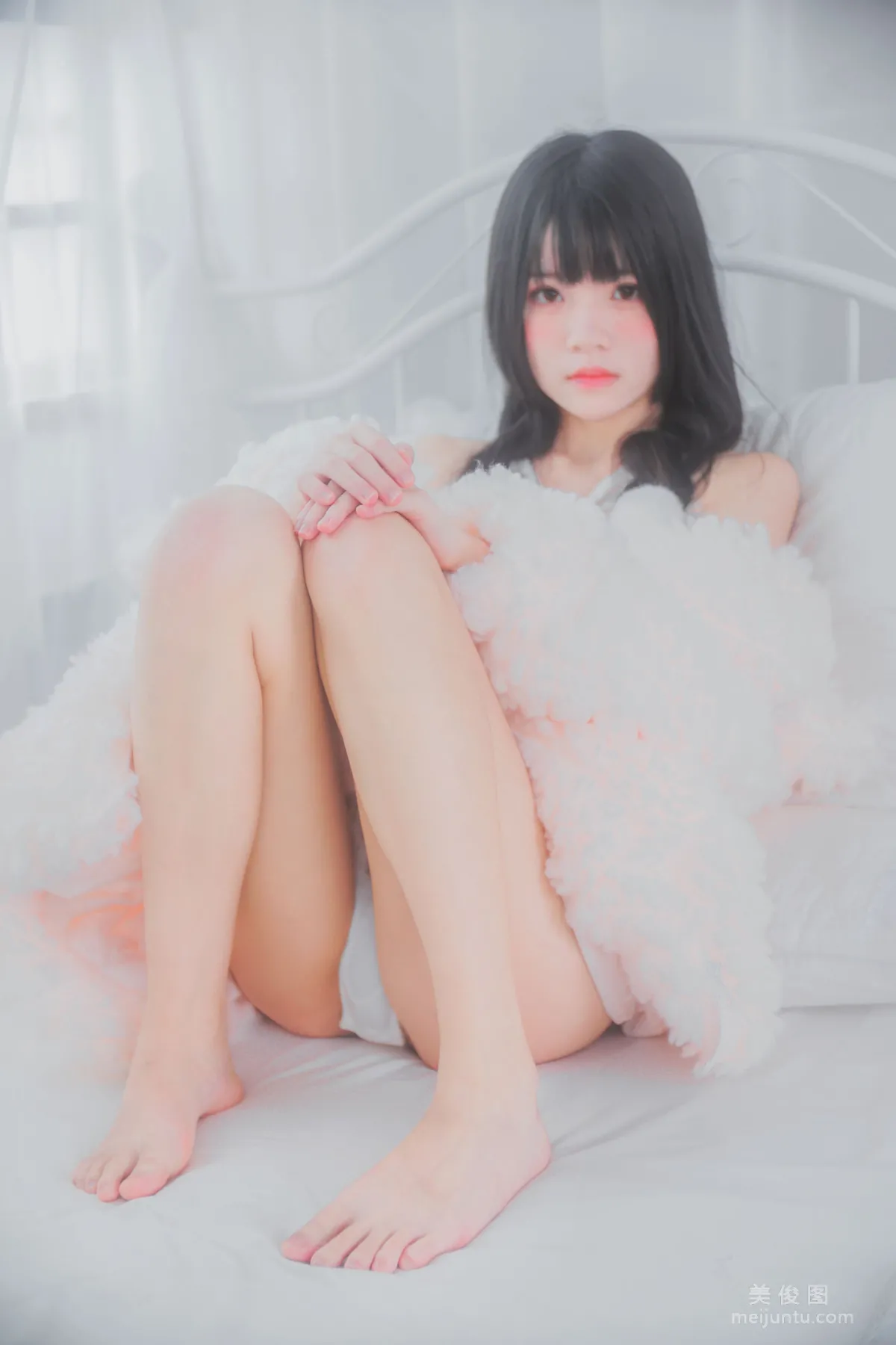 Ying Taomiao, Hibernation Series Pure White Private Shoot Photo Set photo 21