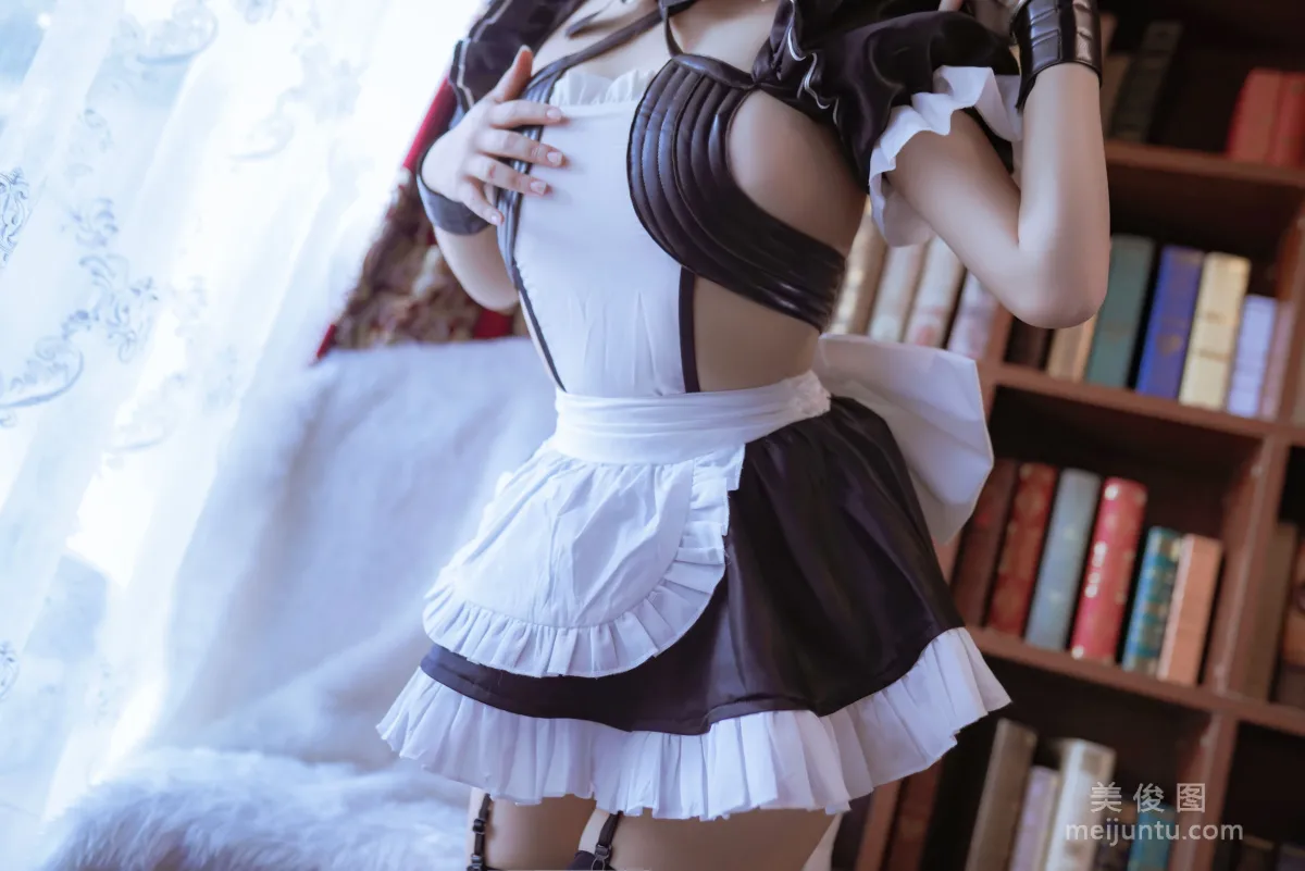 Coser日奈嬌 《酒吞女仆》 寫真集 2