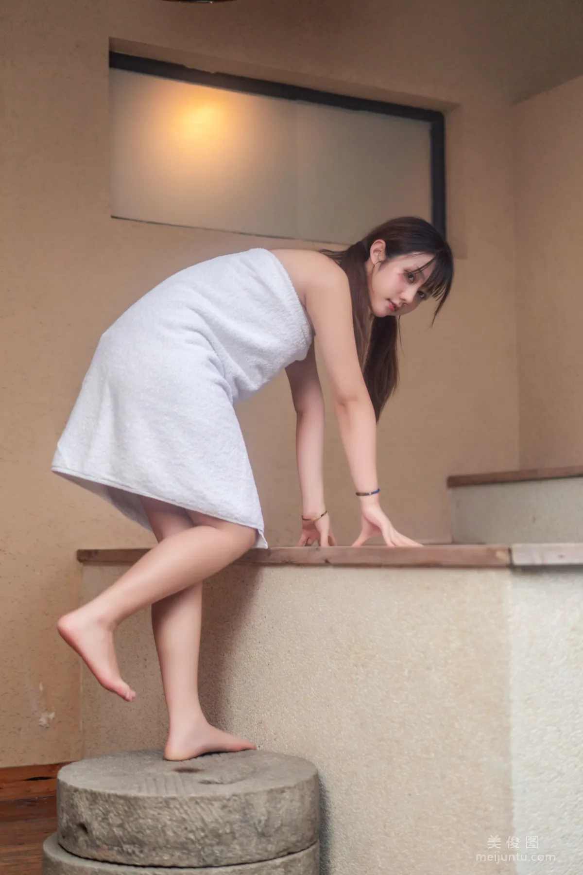 [美女Coser] 姬镜酱 《私奔之温泉》 写真集5
