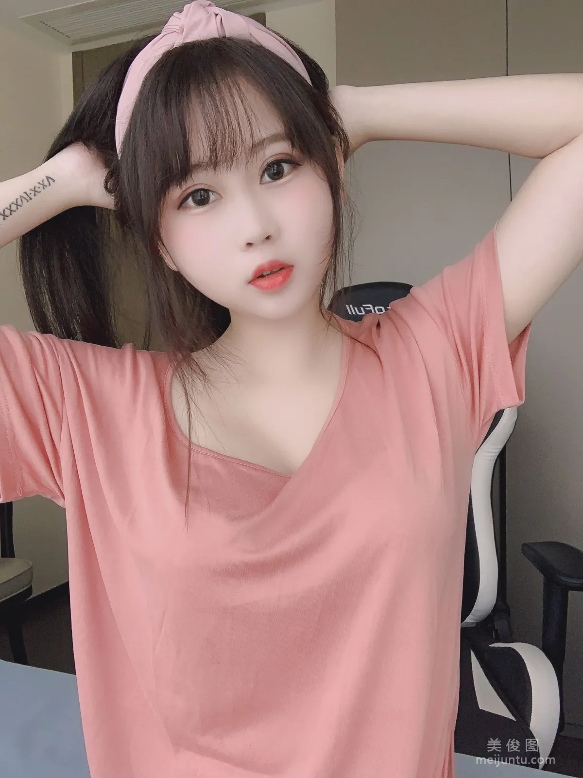 Shiyi Jiangya: Web Idols photo 18