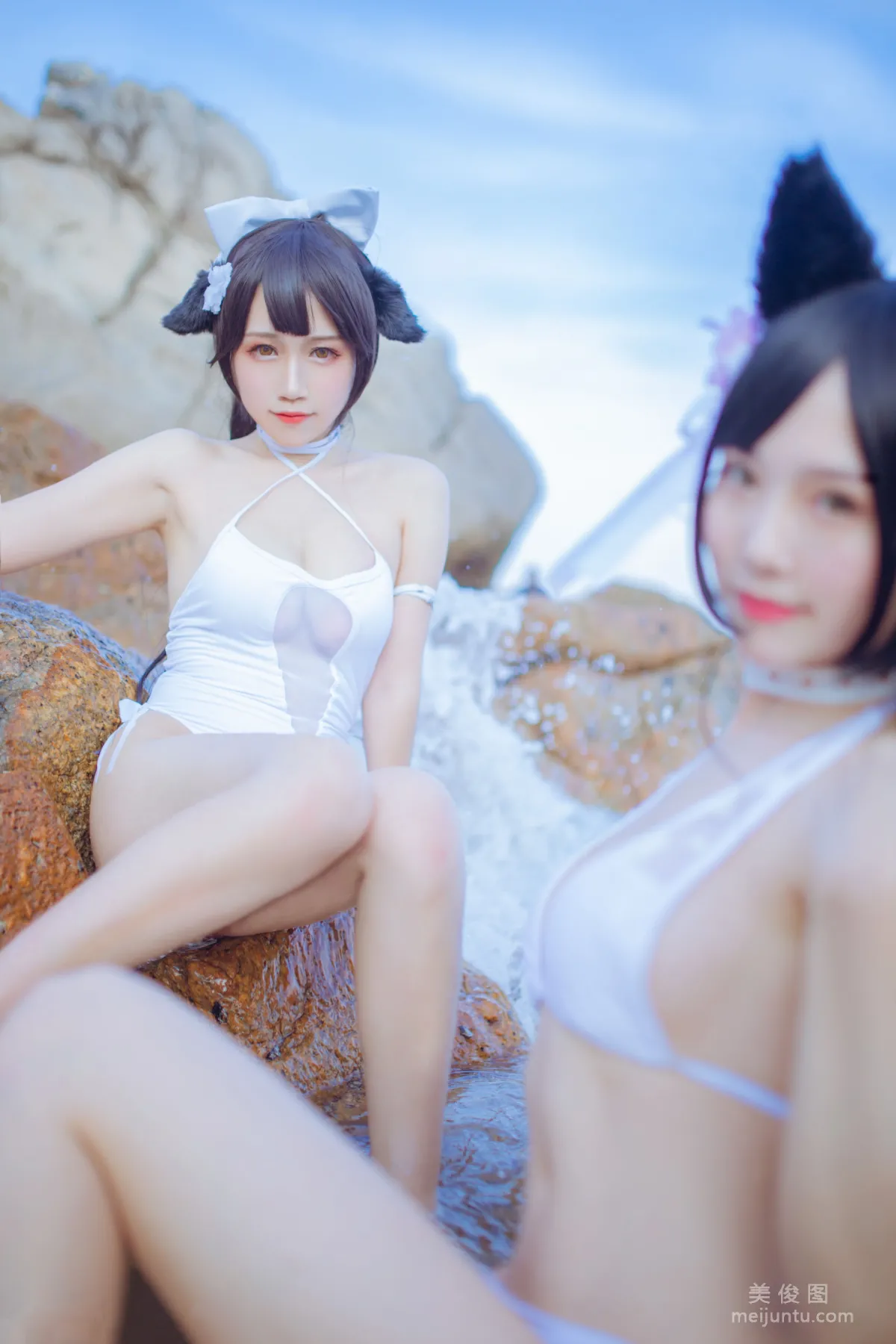 Douniang Lishi x Bu Daimao, Mastiff Beach Swimwear Photo Set photo 9