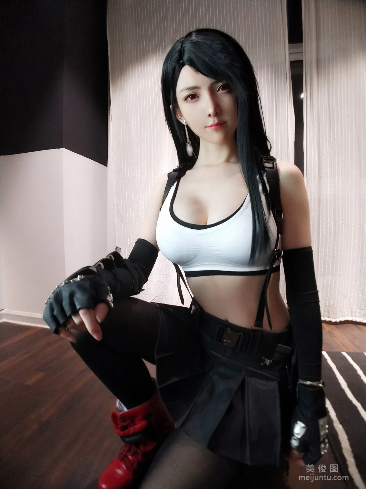 [Internet Celebrity Model Coser] Yixiao Yangze Tifa Standard Outfit Photo Set photo 27