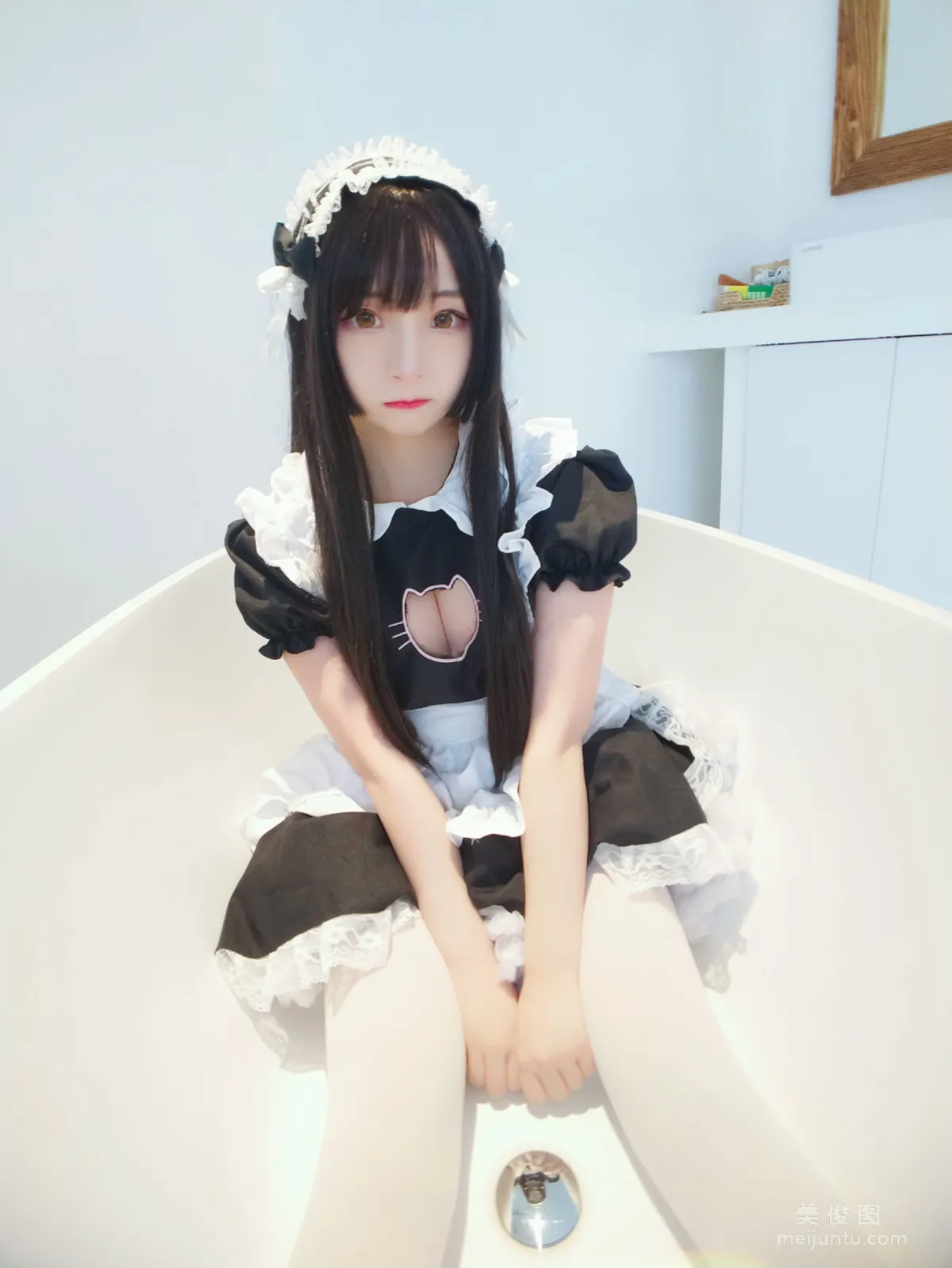 [Web Idols Coser] Guchuan kagura, Black and White Maid, Photo Set photo 20
