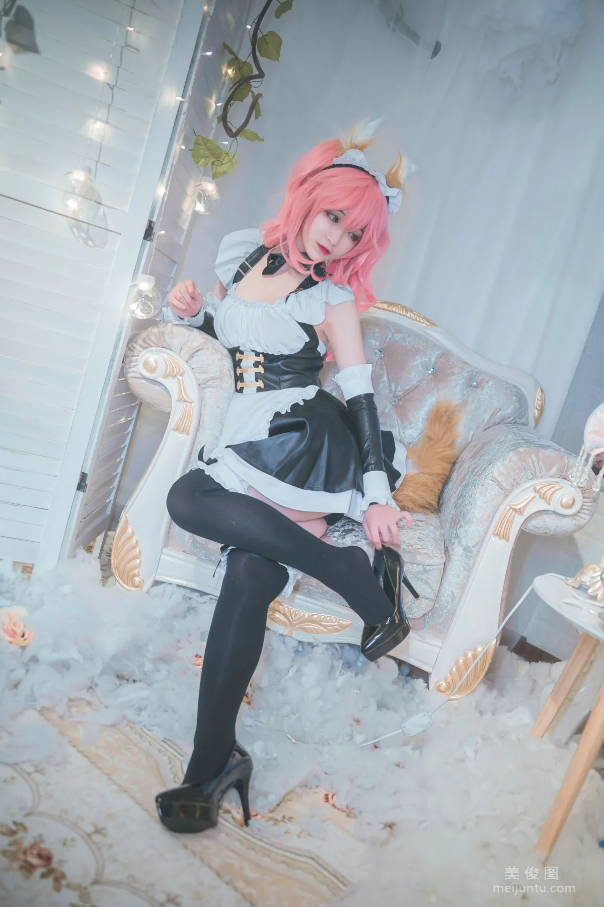 Beauty Coser Tieban Shaogui Wu w 'Tamamo-no-Mae Maid' Photo Set photo 24
