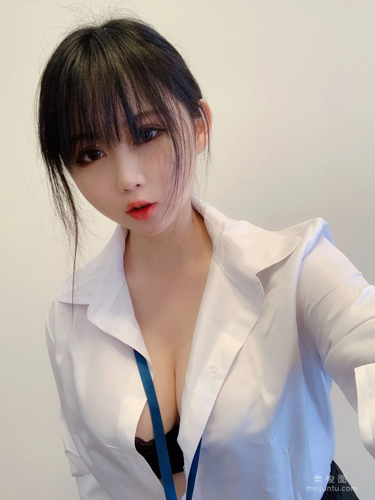 Shiyi Jiangya: Web Idols photo 24