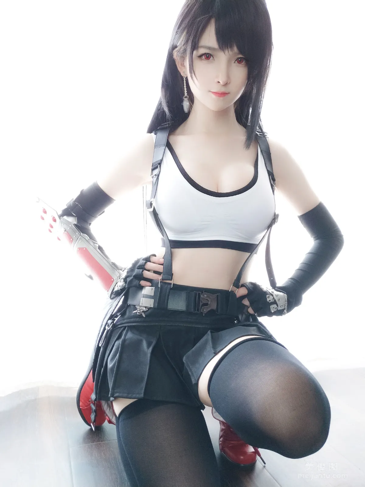 [Internet Celebrity Model Coser] Yixiao Yangze Tifa Standard Outfit Photo Set photo 13