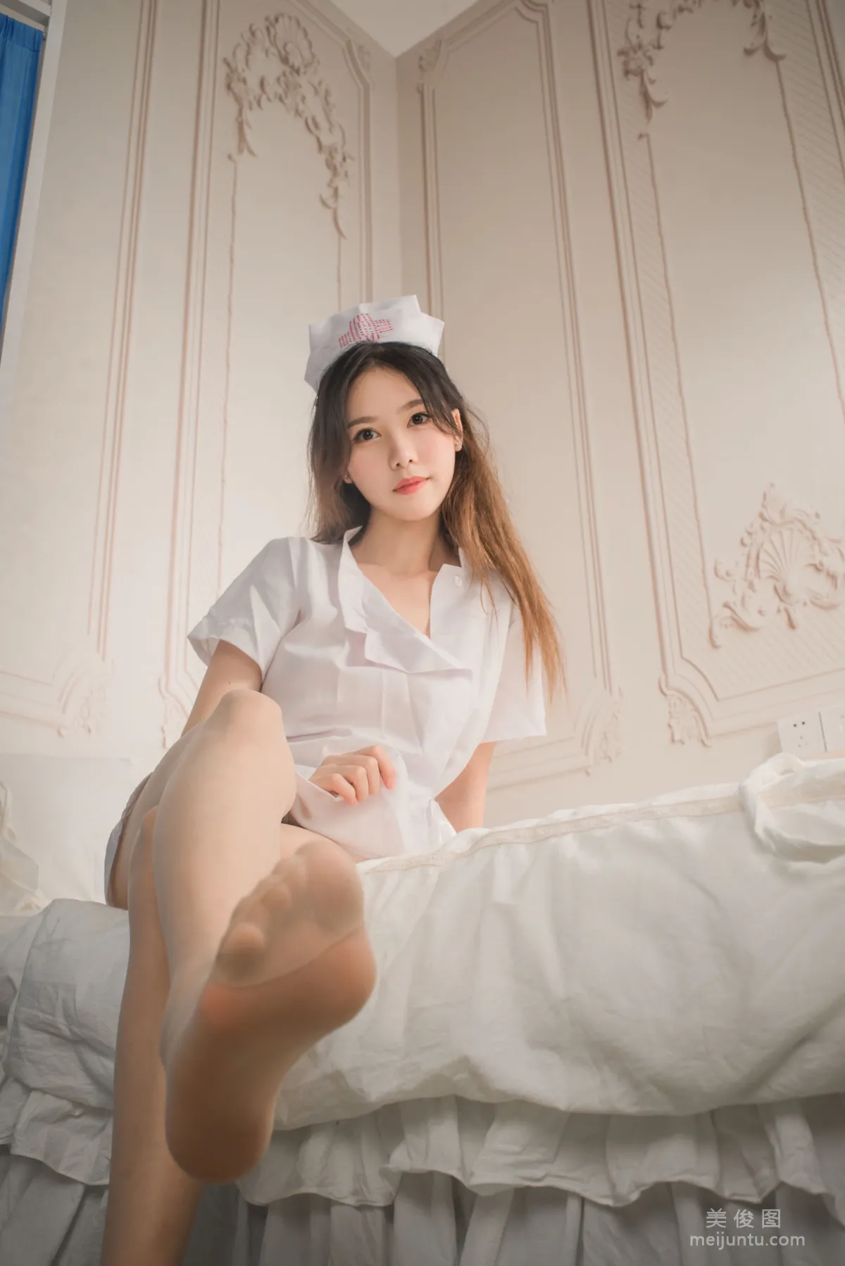 抖娘-利世 《俏皮小护士》 写真集17