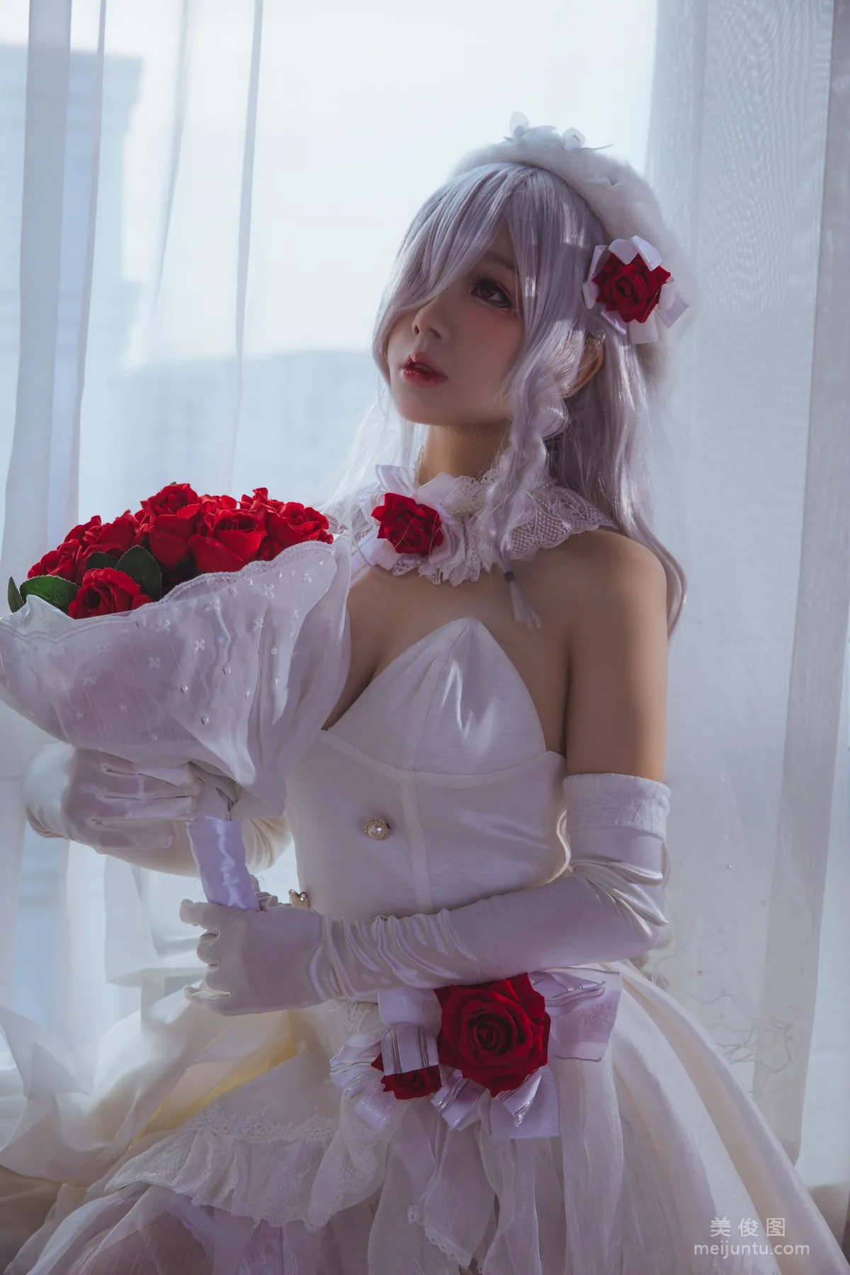 [网红Coser] 日奈娇 《g36c 礼服》 写真集15