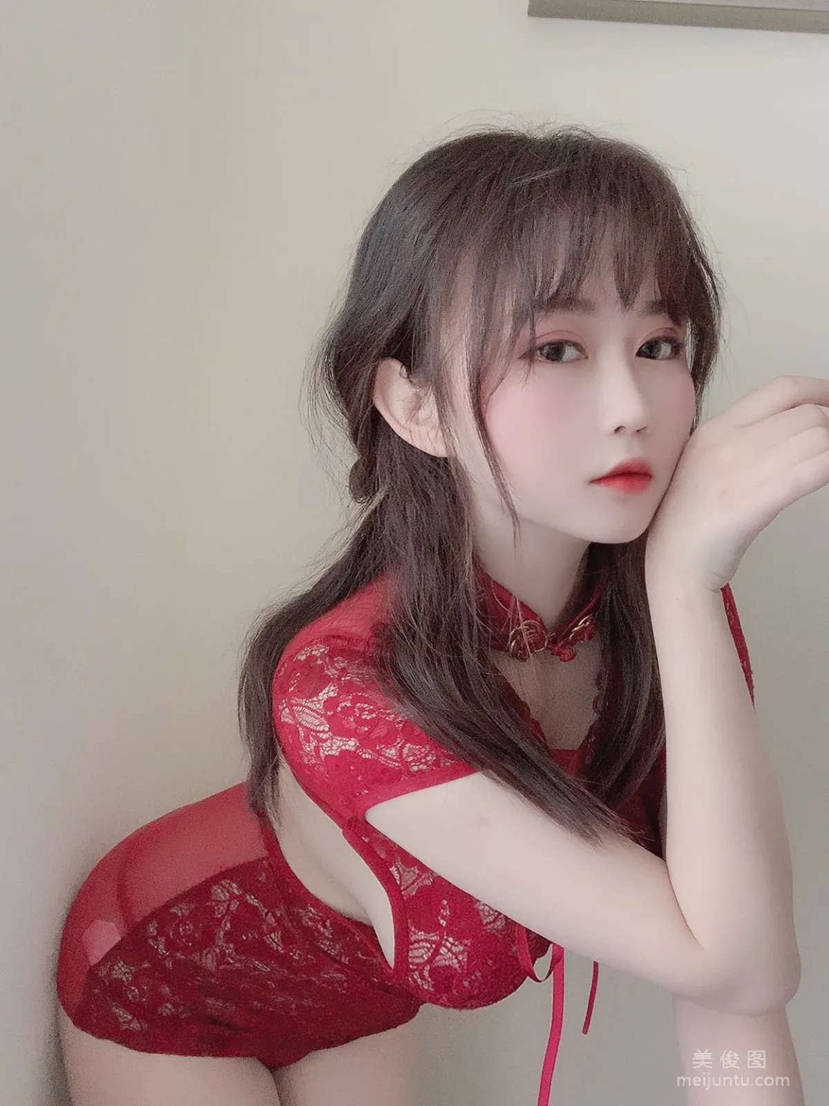 [美女Coser] 是依醬呀 《紅色旗袍》 寫真集 3