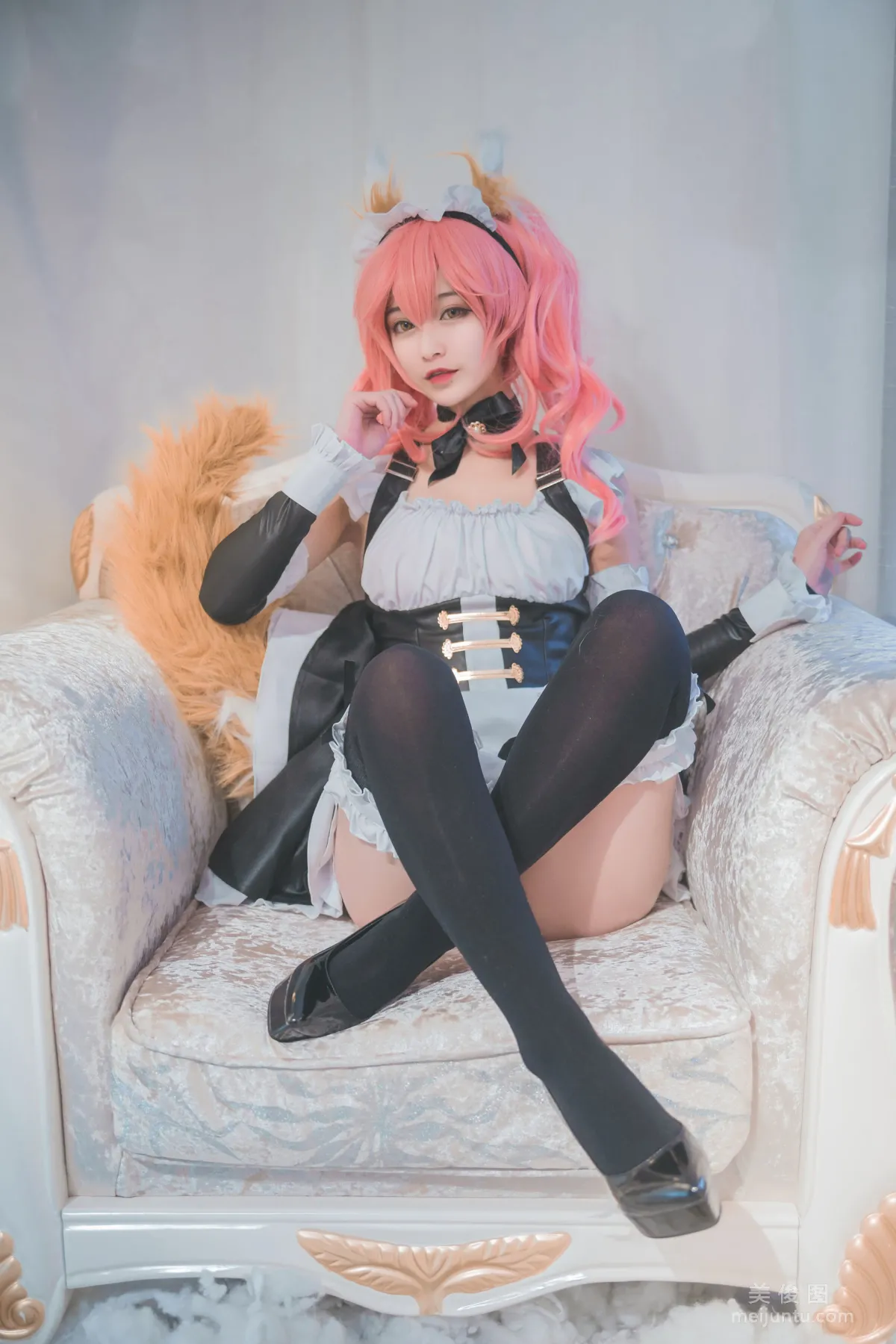 Beauty Coser Tieban Shaogui Wu w 'Tamamo-no-Mae Maid' Photo Set photo 19