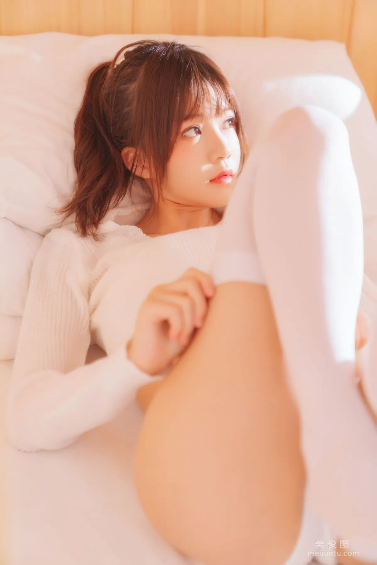 Ying Taomiao 《Black & White: Dreamy White》 Photo Set photo 25