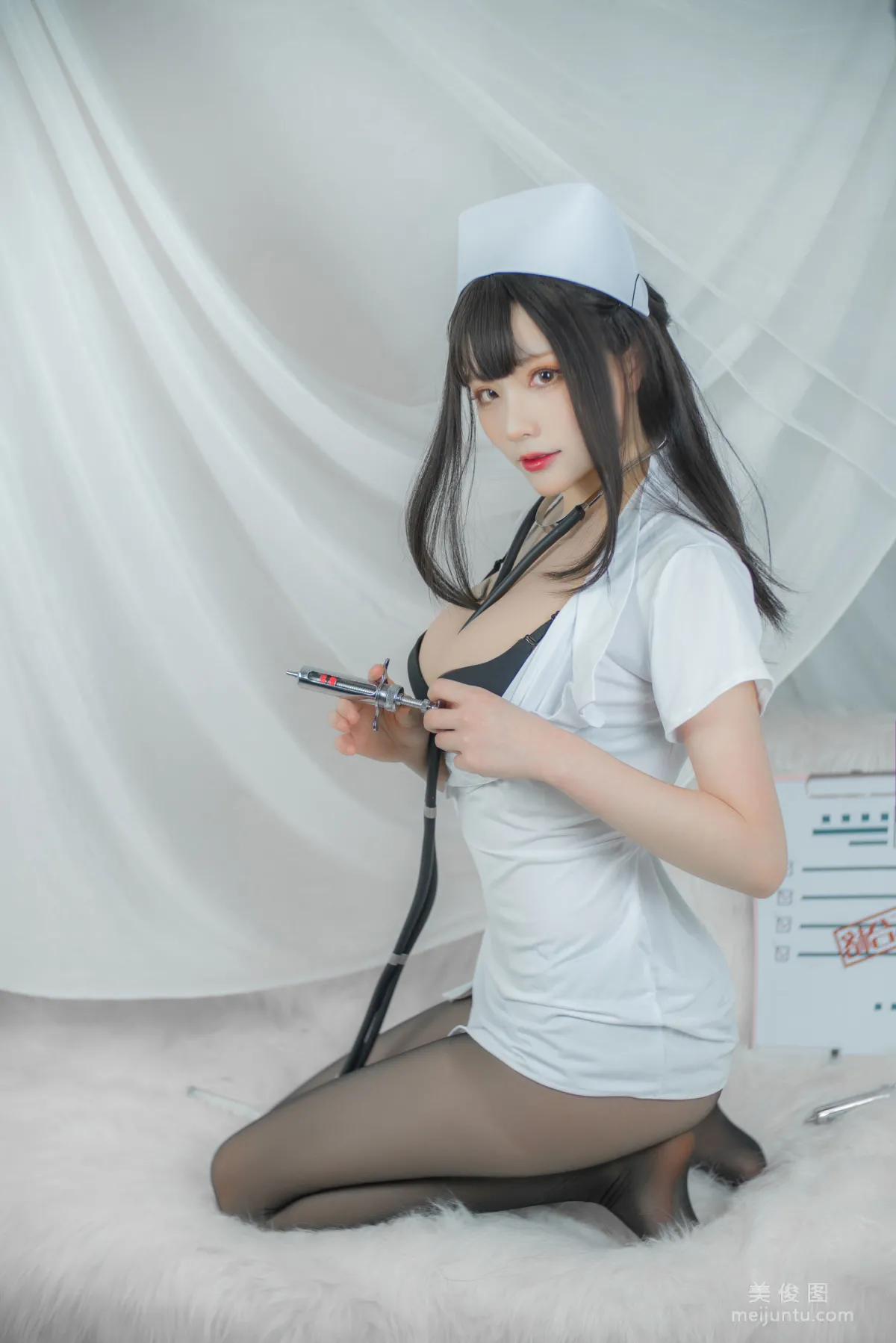 Qisikuai wii, White Nurse, Photo Set photo 6