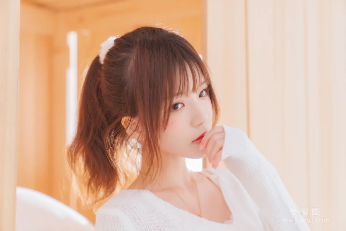 Ying Taomiao 《Black & White: Dreamy White》 Photo Set photo 9