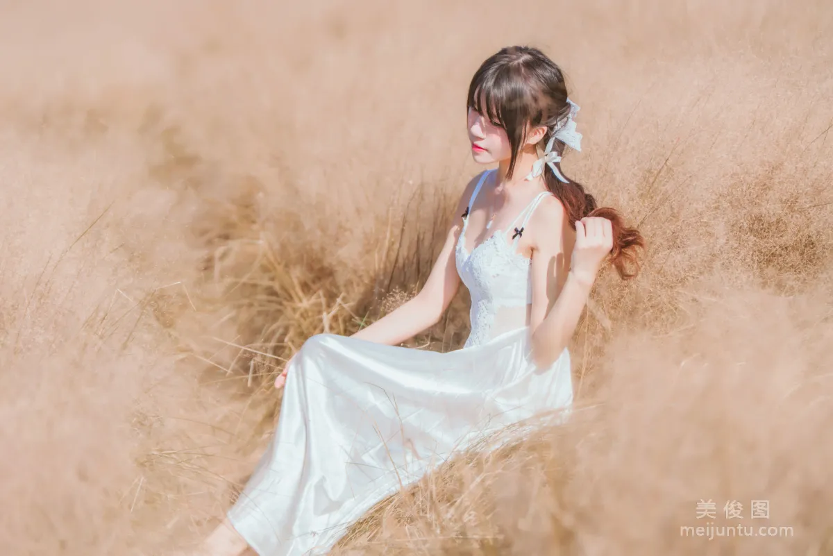 Ying Taomiao: Web Idols photo 11