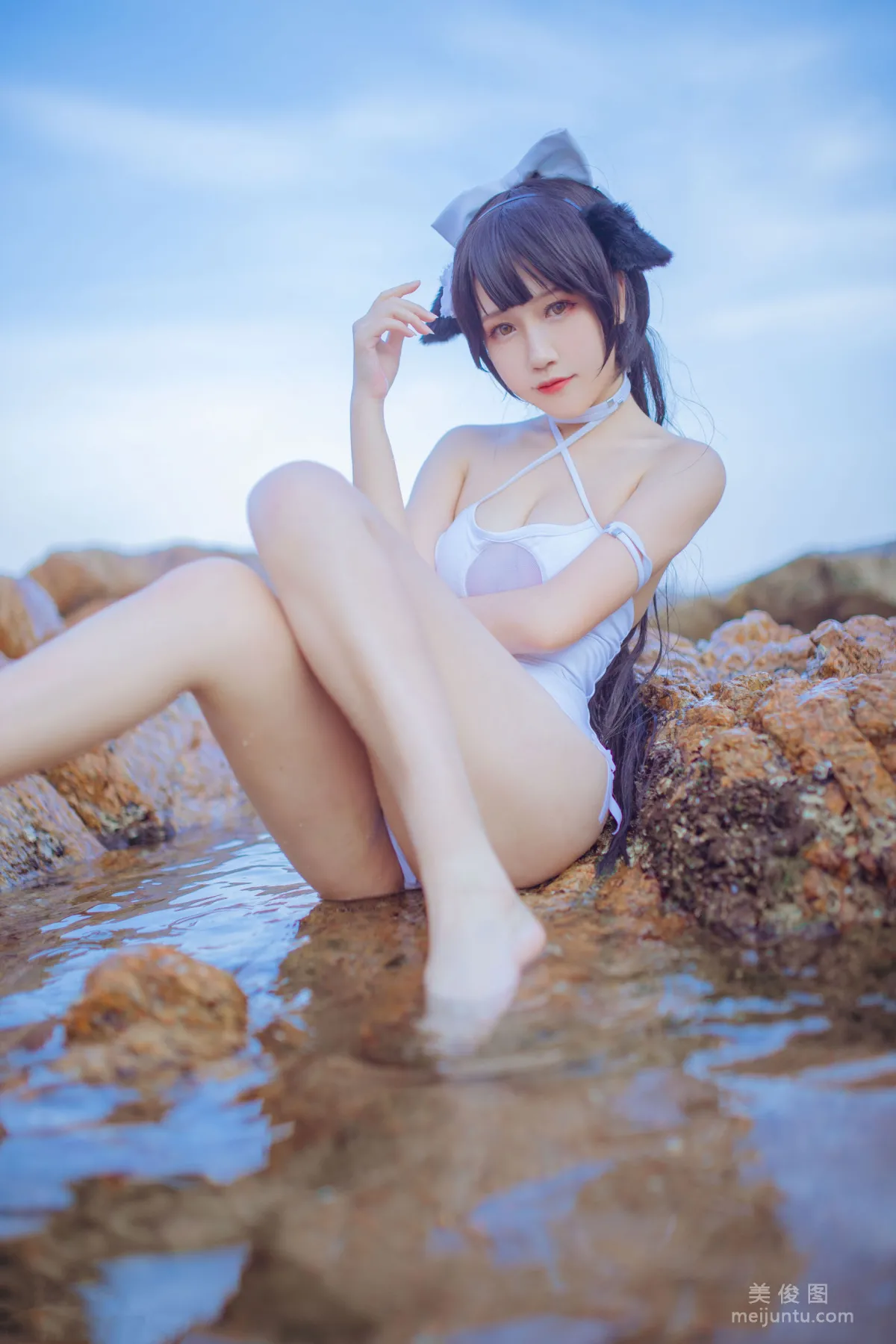 Douniang Lishi x Bu Daimao, Mastiff Beach Swimwear Photo Set photo 19