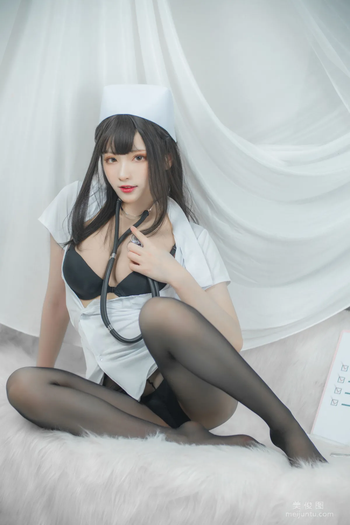 Qisikuai wii, White Nurse, Photo Set photo 4